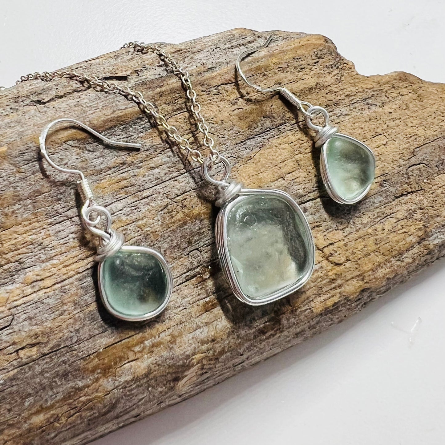 Seafoam Seaham Sea Glass Jewellery Set loop