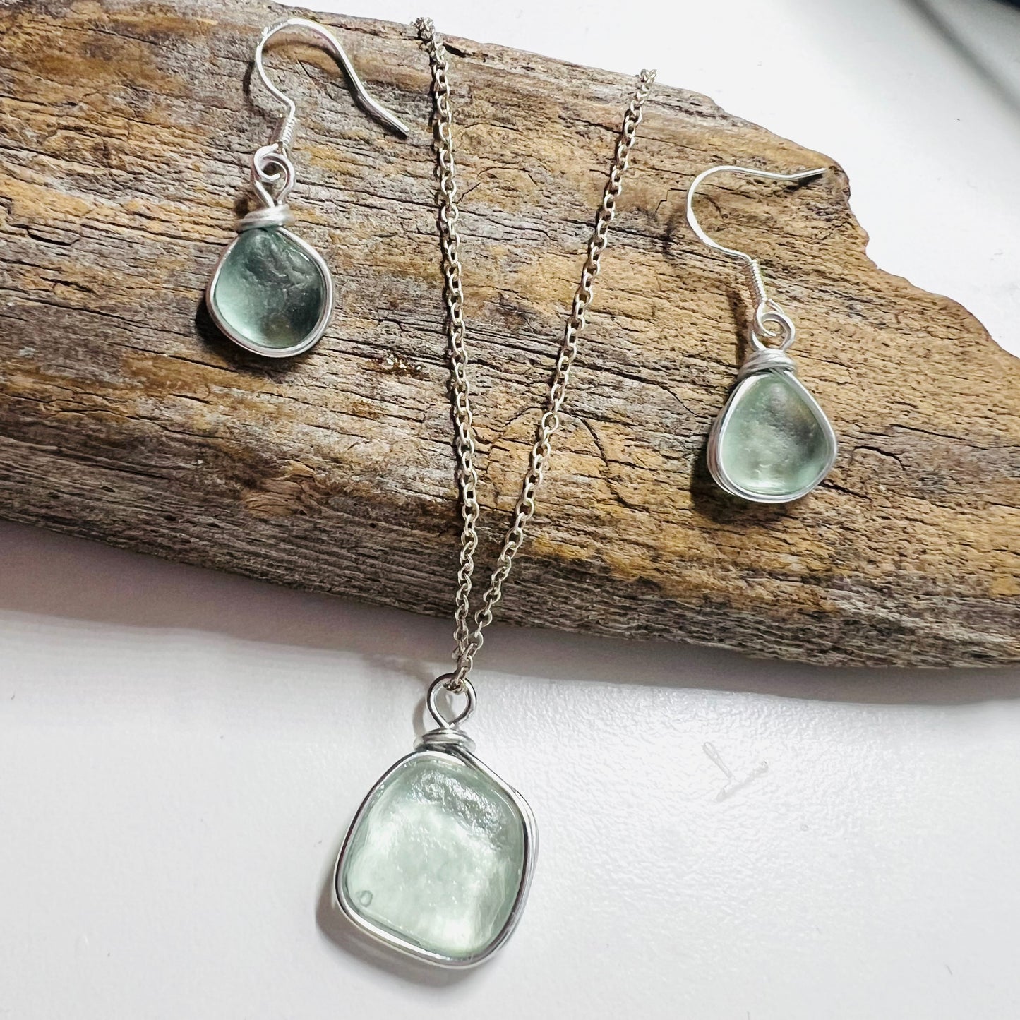 Seafoam Seaham Sea Glass Jewellery Set loop