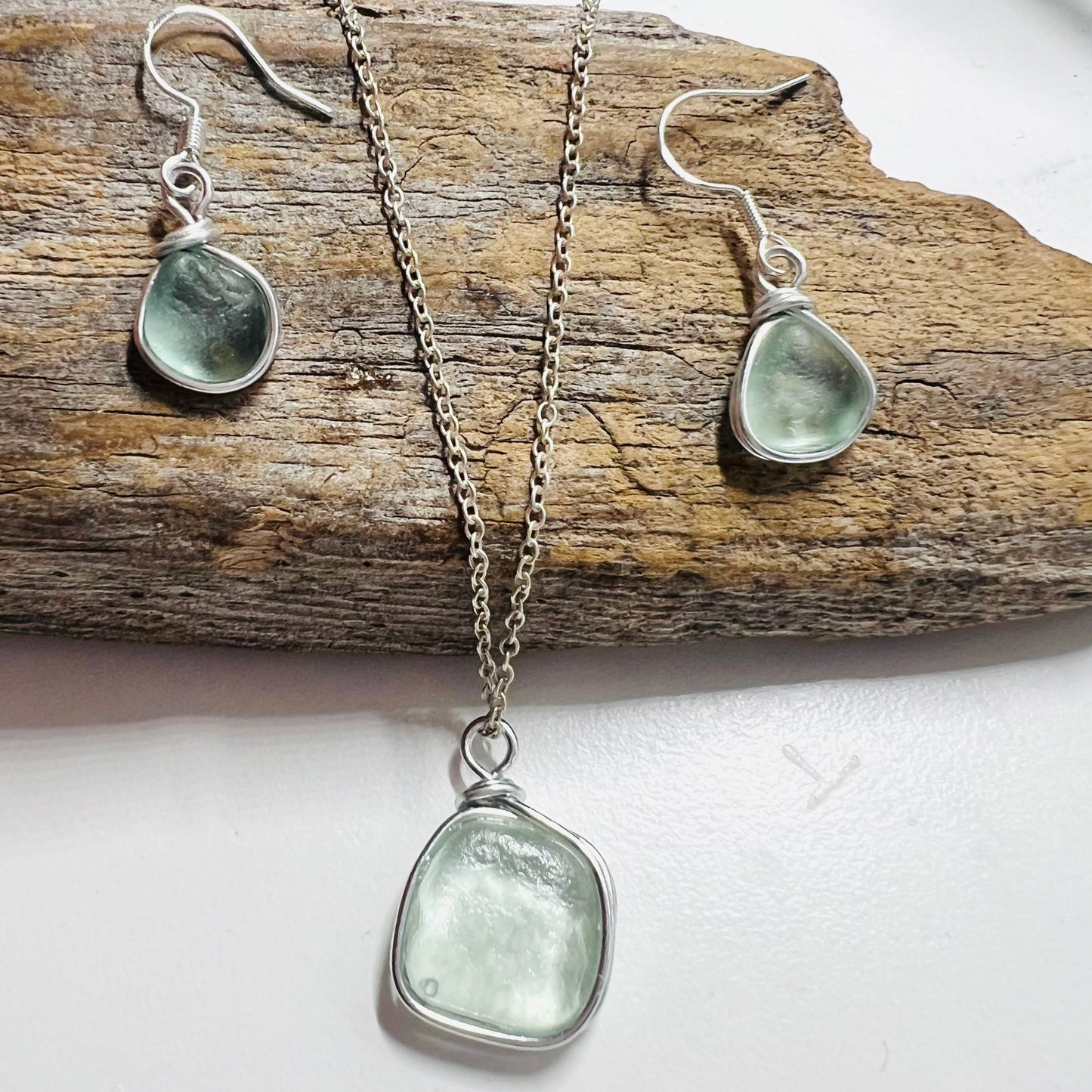 Seafoam Seaham Sea Glass Jewellery Set loop