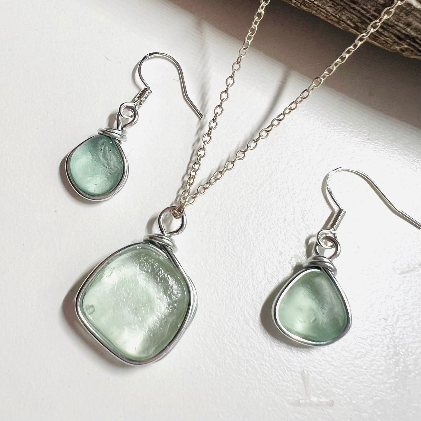 Seafoam Seaham Sea Glass Jewellery Set loop
