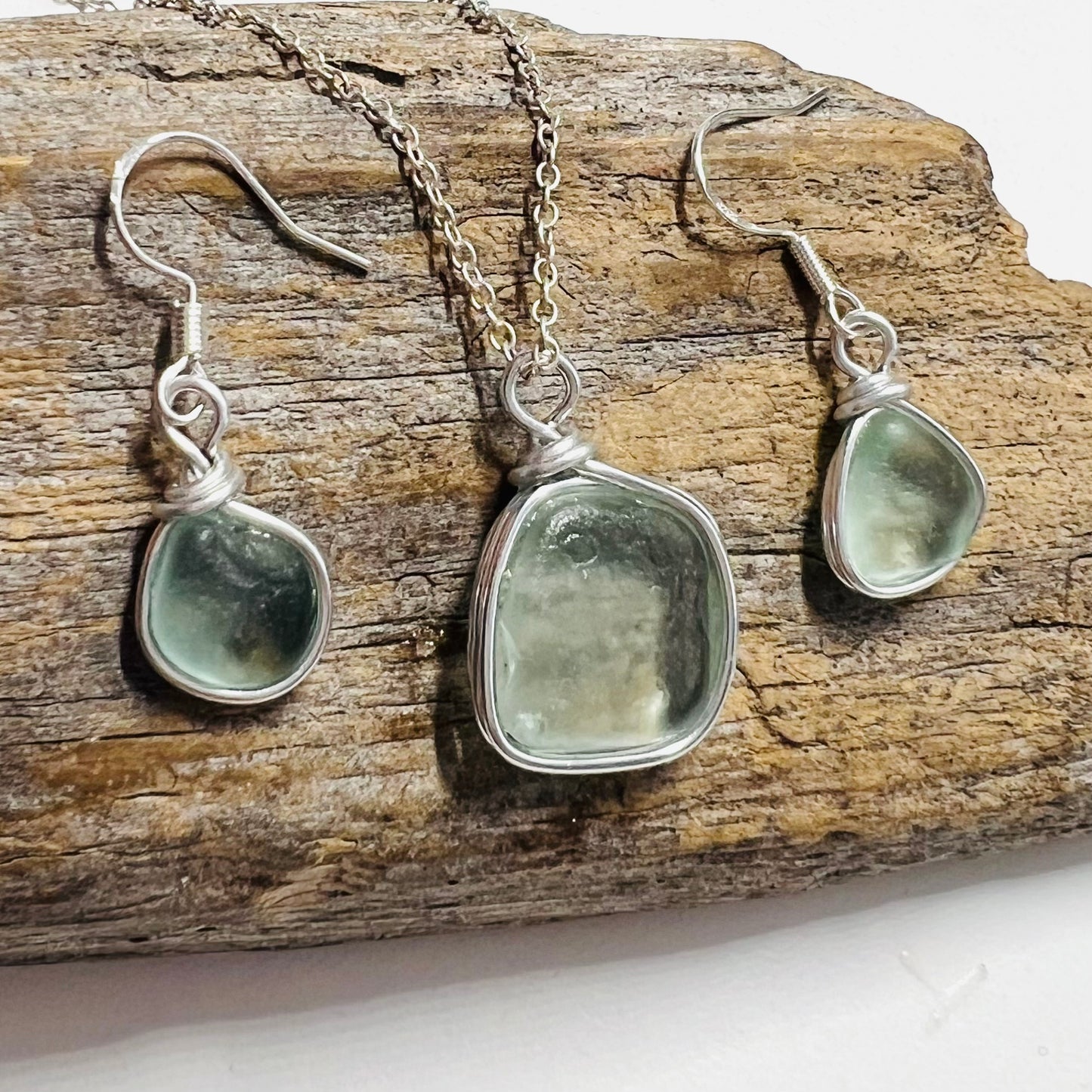 Seafoam Seaham Sea Glass Jewellery Set loop