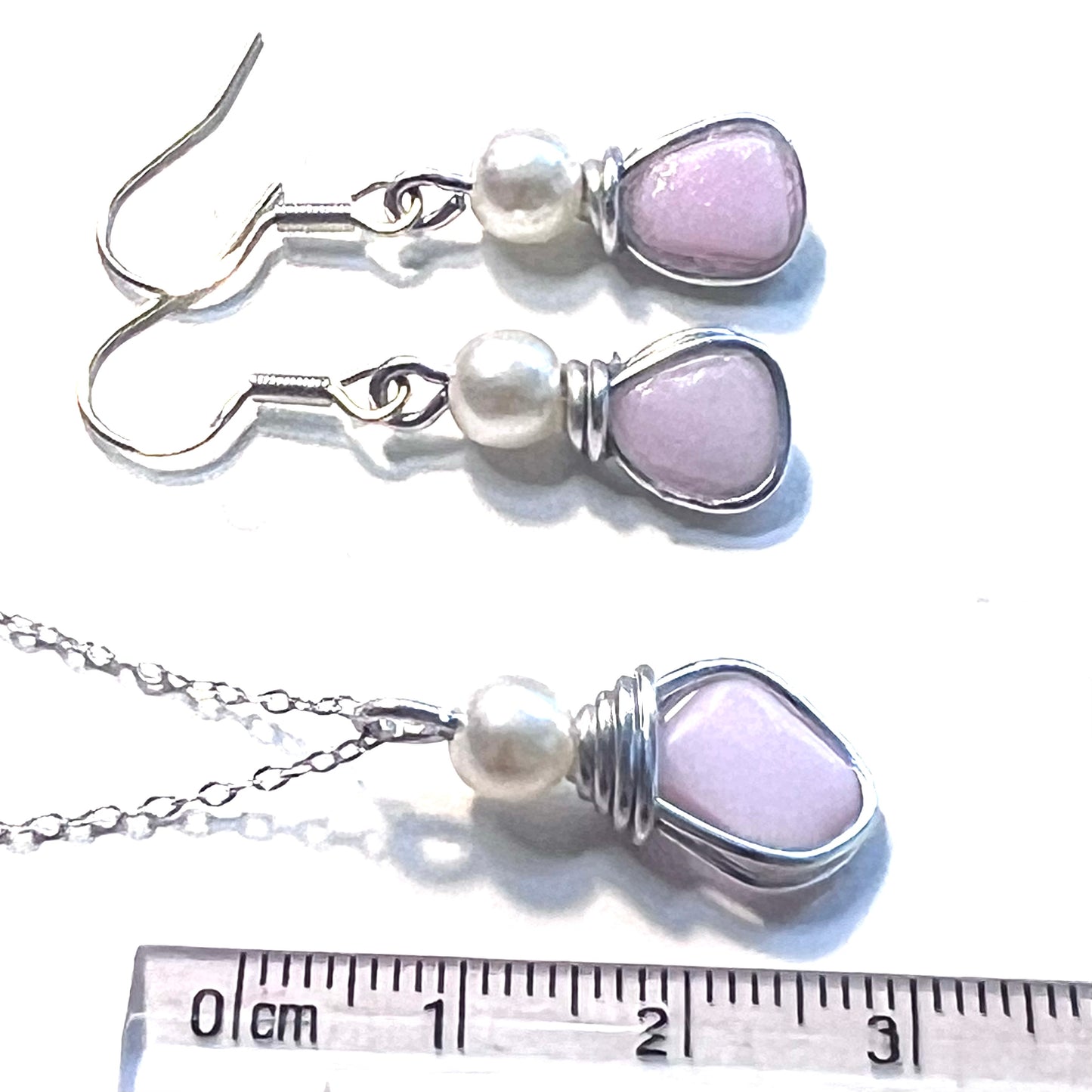 Pale Pink Milk Glass Jewellery Set