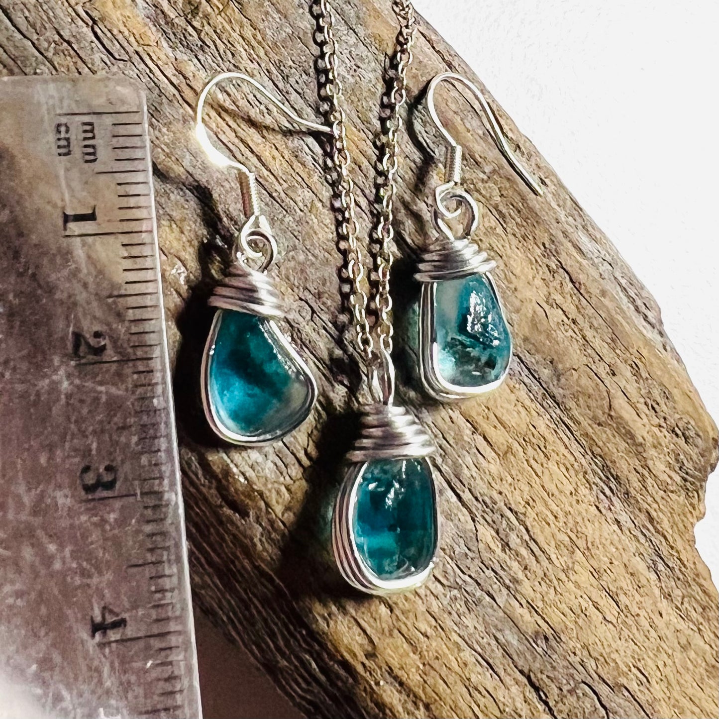Blue Seaham Sea Glass Jewellery Set loop