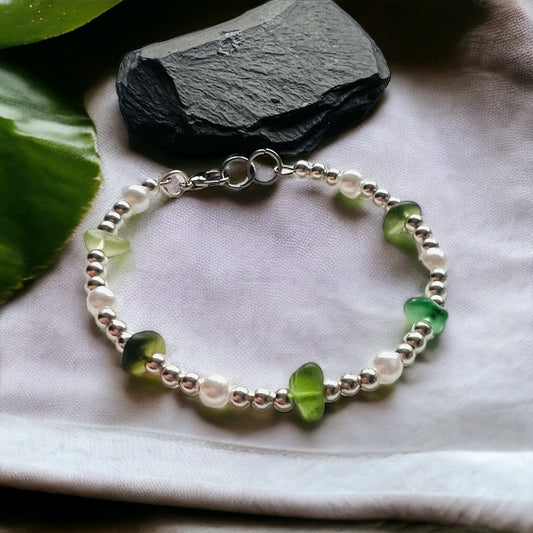 Green Seaham Sea Glass and Glass Pearl Bracelet Size Medium Handmade