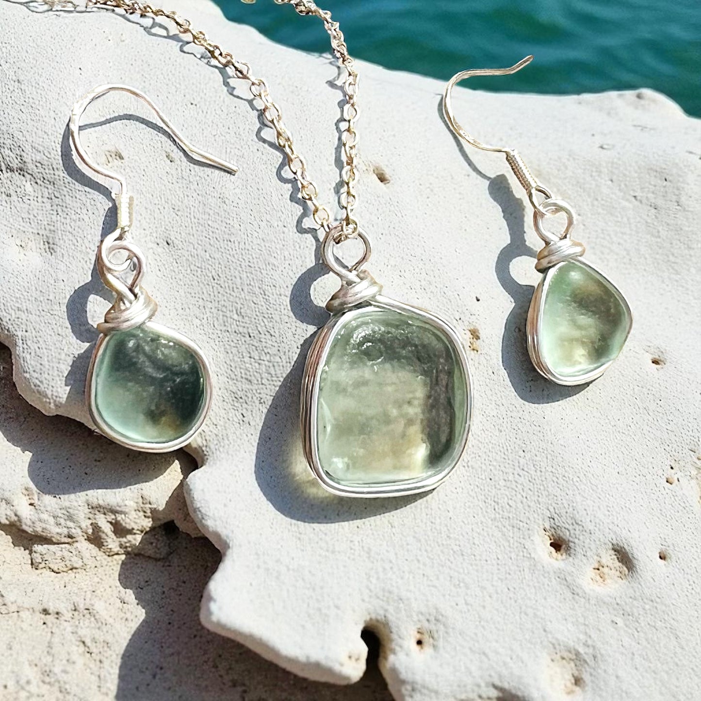 Seafoam Seaham Sea Glass Jewellery Set loop