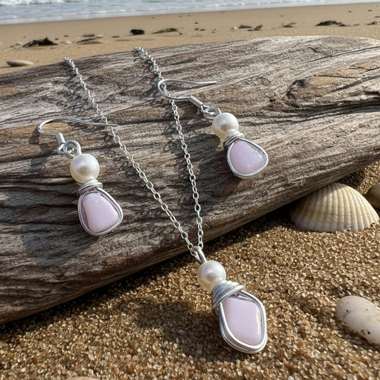 Pale Pink Milk Glass Jewellery Set