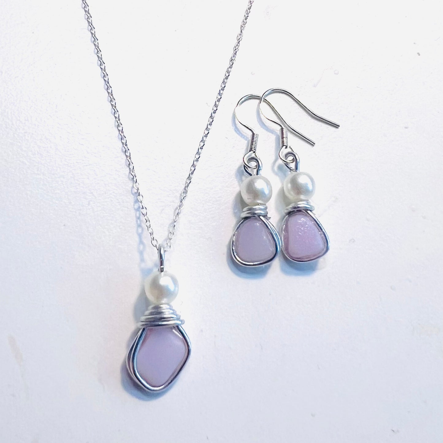 Pale Pink Milk Glass Jewellery Set