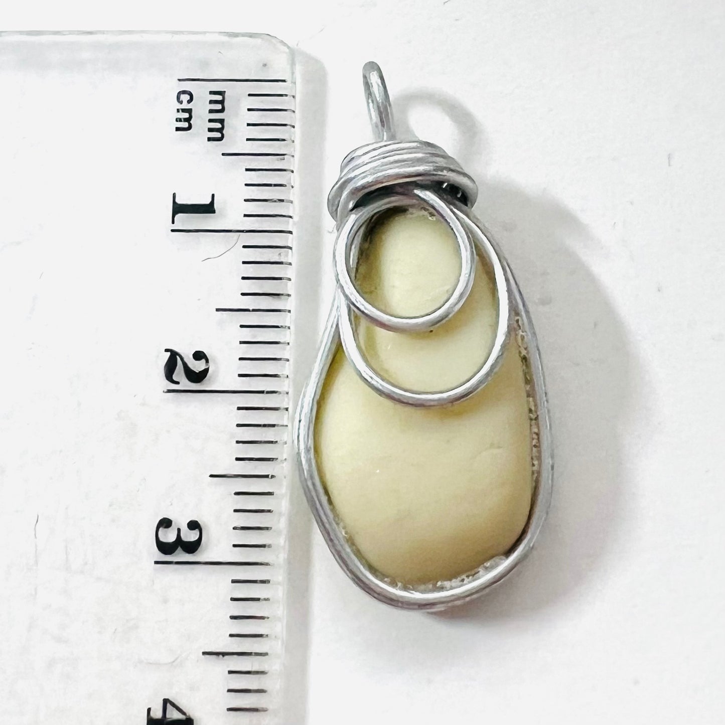 Cream Seaham Milk Glass Pendant