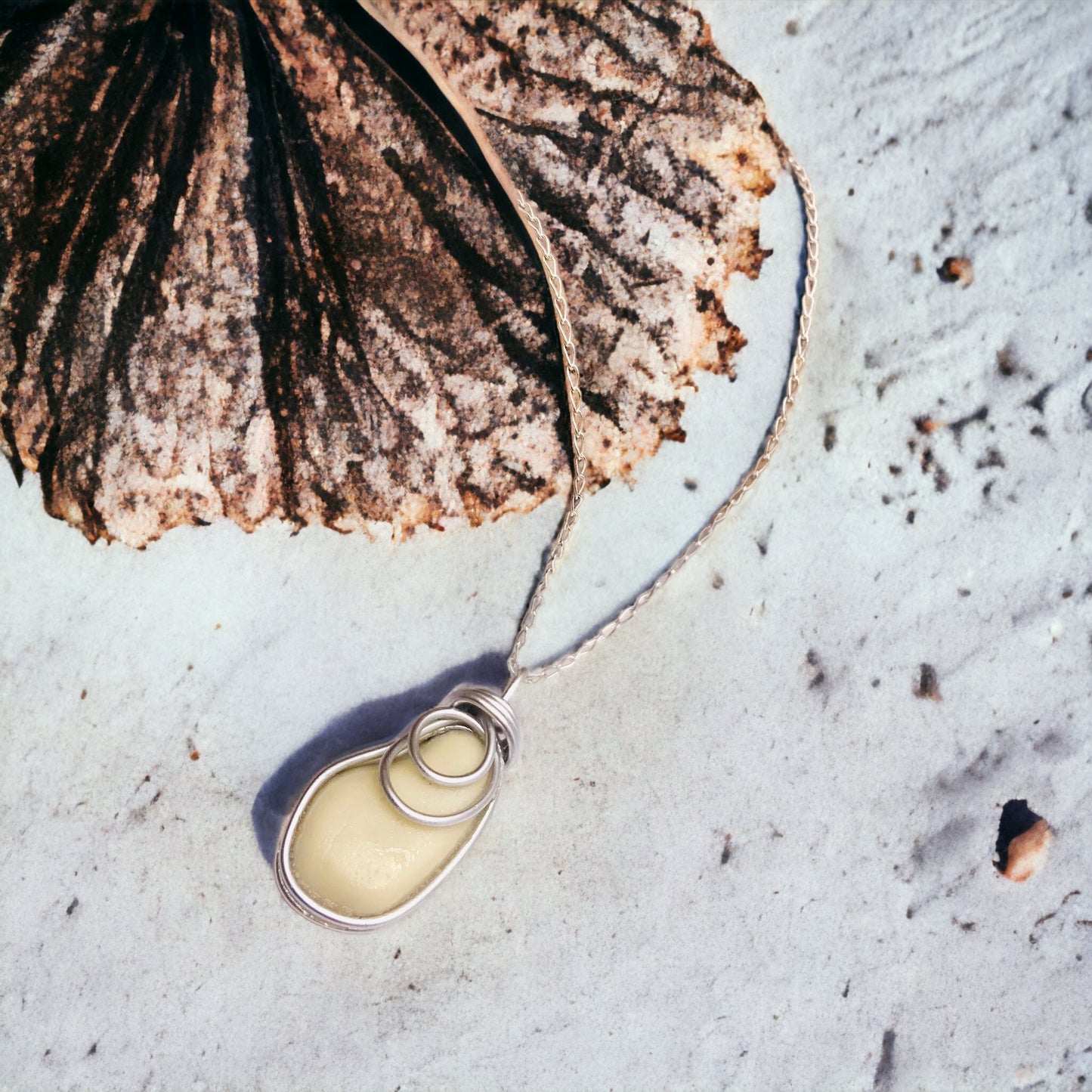 Cream Seaham Milk Glass Pendant