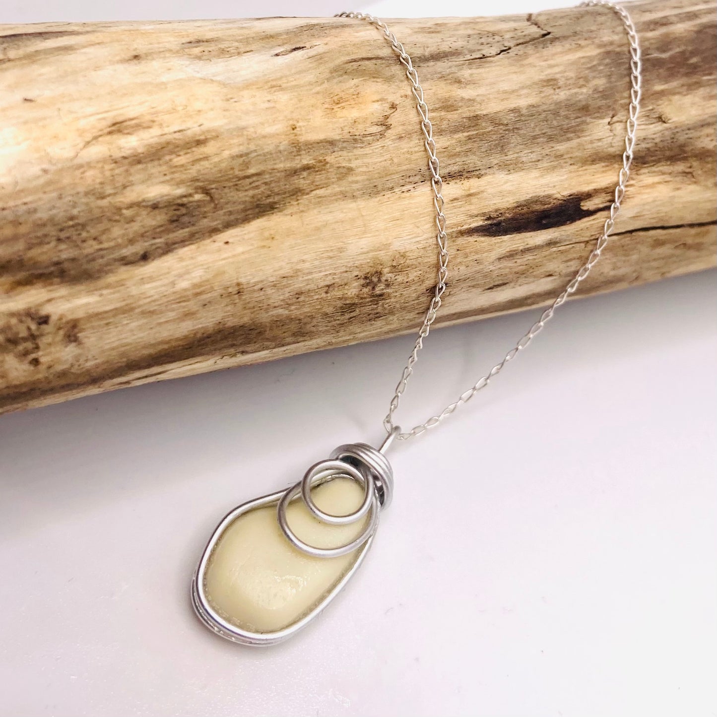 Cream Seaham Milk Glass Pendant